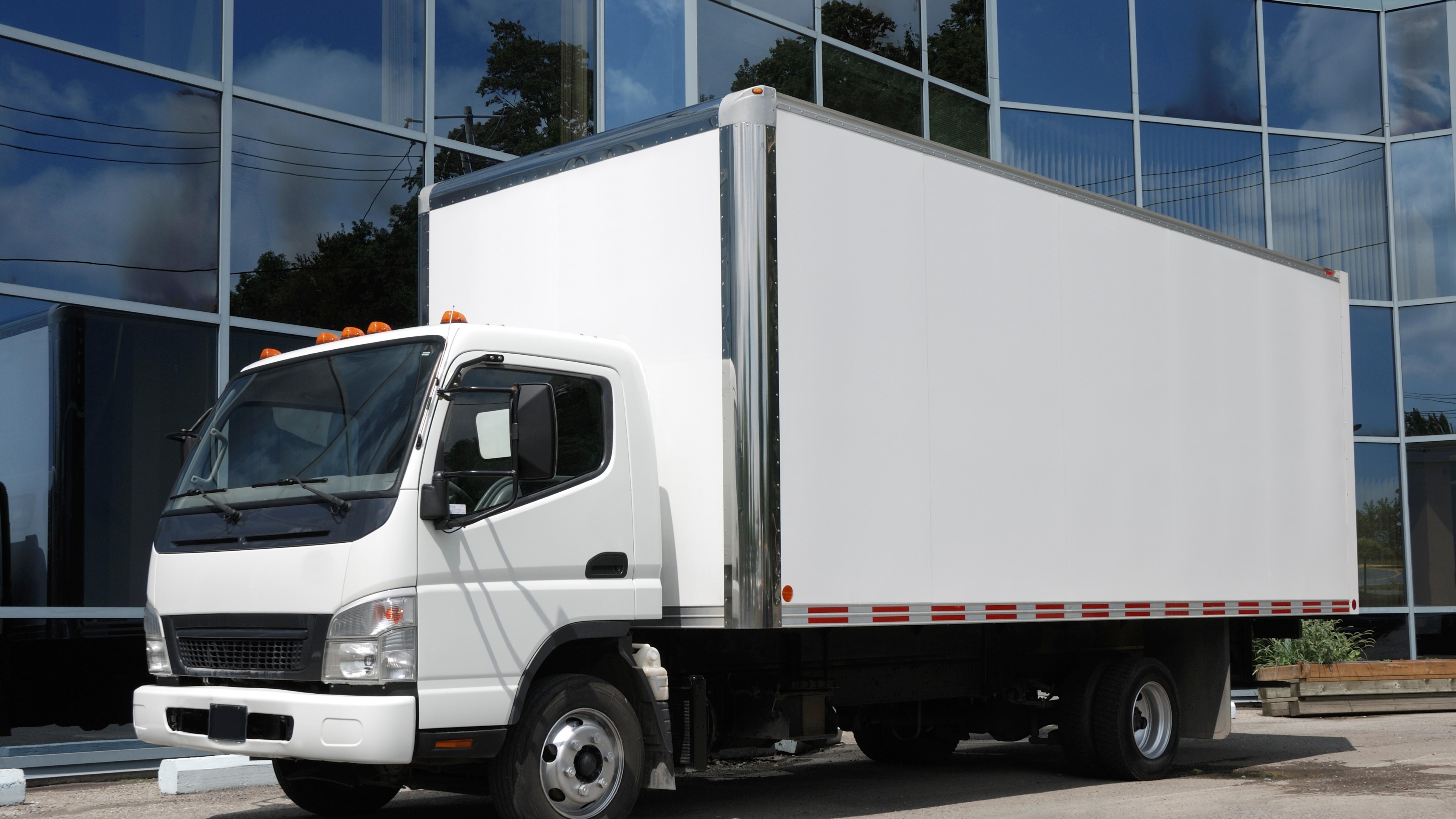 Moving truck
